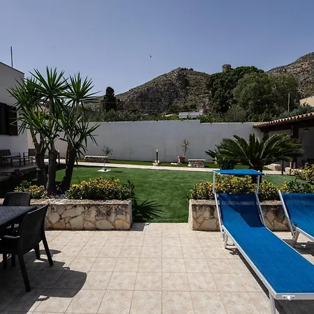 Giulia Tonnara Di Bonagia Bed & Breakfast 3*