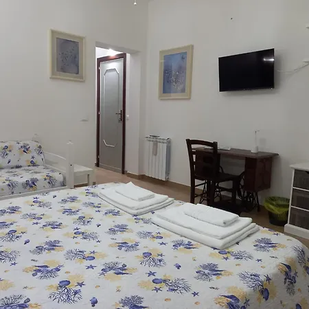 Bed & Breakfast Giulia Tonnara Di Bonagia 3*